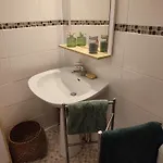 Apartman 8, Parking Et Wifi Gratuit, Local Velo *