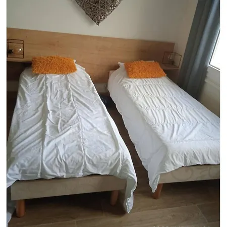 Apartment 8, Parking Et Wifi Gratuit, Local Velo