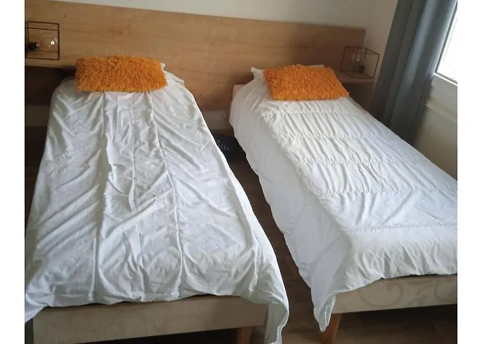 Apartment 8, Parking Et Wifi Gratuit, Local Velo