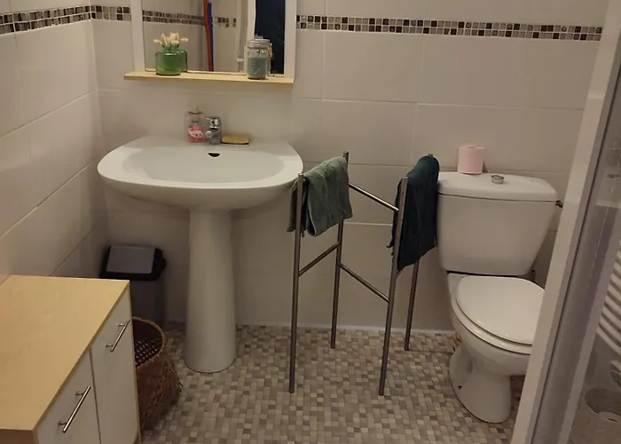 8, Parking Et Wifi Gratuit, Local Velo Apartment *